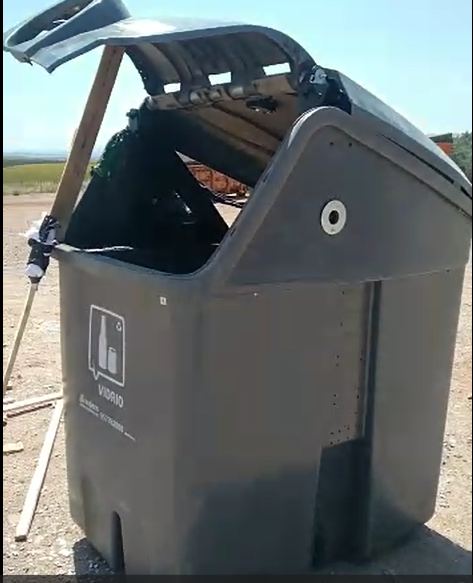 Public waste bin used in Spain smart waste monitoring deployment